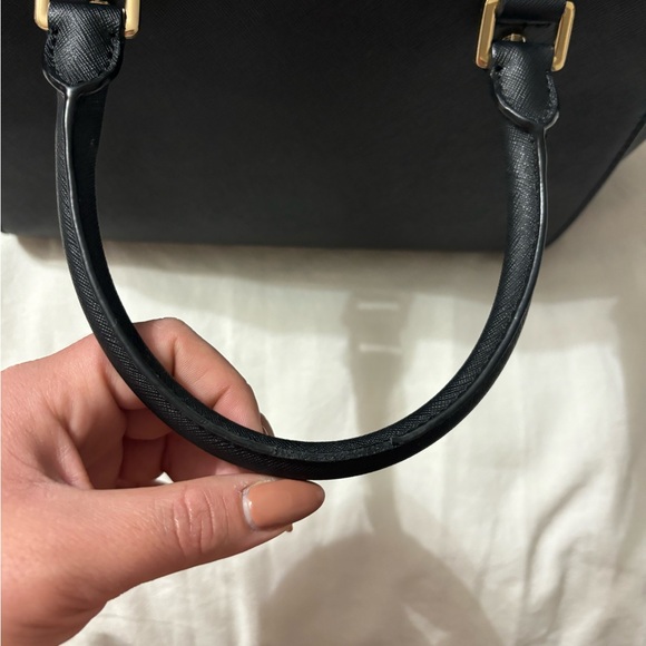Michael Kors black leather hand bag with adjustable, detachable shoulder strap - Picture 5 of 8